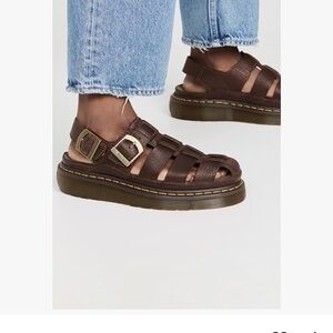 Dr. Martens Brown Leather Sandals new with out tags